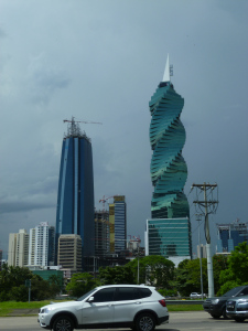 Uno de los edificios emblemáticos, "El tornillo"